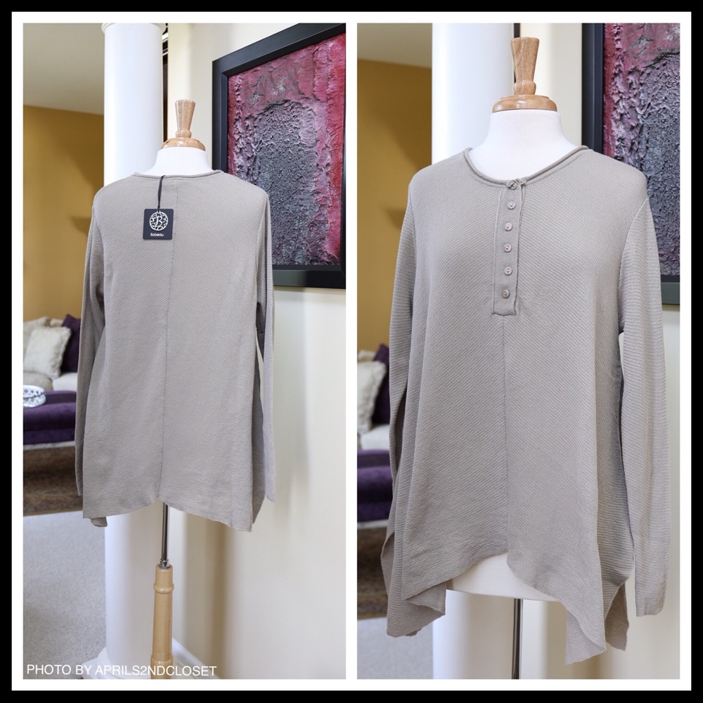 BOBEAU PLUS SIZE HENLEY TUNIC HI-LO HEM TOP - Picture 3 of 8